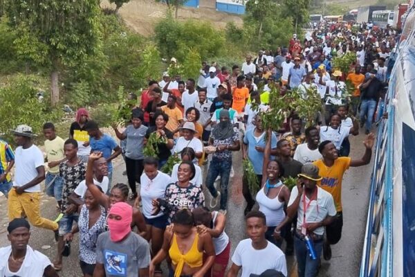 En 15 provincias haitianos ocupan diversas comunidades; disminuye crecimiento poblacional de dominicanos